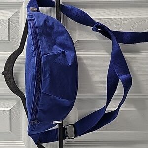Athleta Kinetic Waistbag